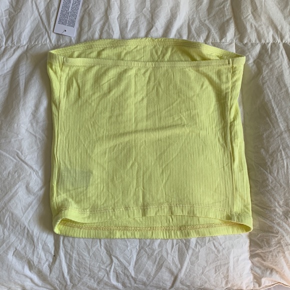 NWT Yellow Crop Top - Picture 3 of 4